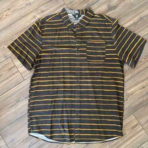 Volcom men’s button down shirt